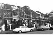 , Many North Sydney houses were built before the age of the motor car and, therefore, without garages or the space for off-street parking. By the 1970s, these thoroughfares were congested with parked cars. The photograph shows a Victorian-era street in Kirribilli in 1982. Stanton Library